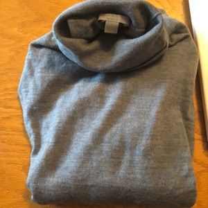 COS 100% wool light blue turtleneck Medium